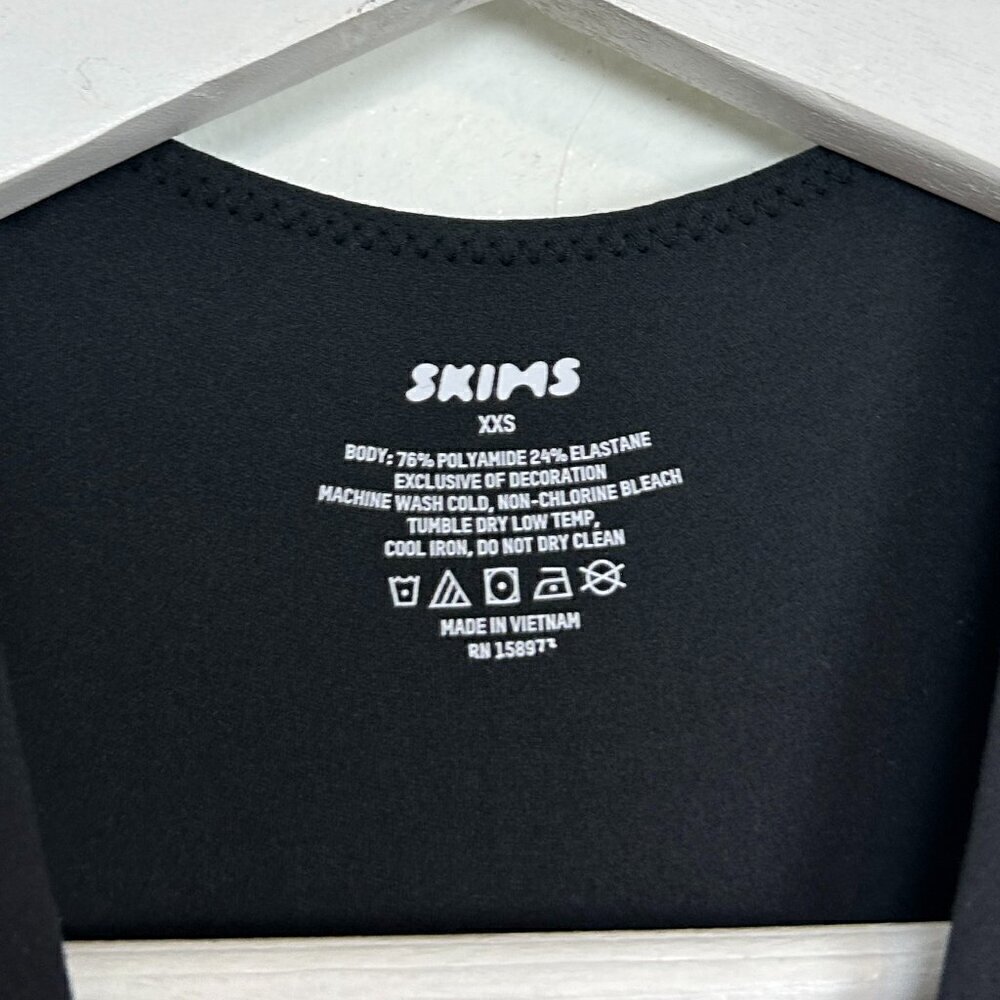 SKIMS Fits Everybody High Neck Bodysuit in Onyx Black Size XX-Small - Picture 6 of 16